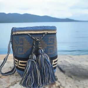 NWT Wuitusu Zaniyah Medium Handmade Crochet Wayuu Mochila Bag Crossbody Blue